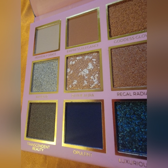 NIB Eloise Goddess Eyeshadow Palette - Picture 7 of 8